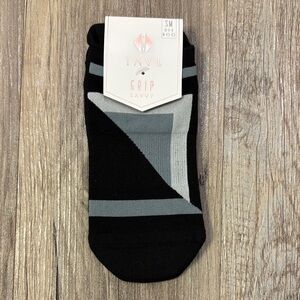 Tavi Grip Socks – Mirage Abstract Limited Edition (Small) – NWT